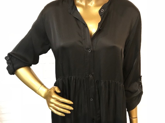 Blouse_lang_zwart_your_and_self_getailleerd