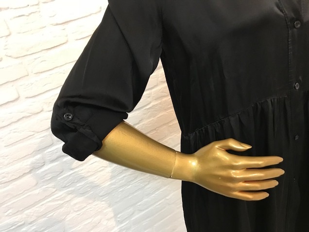 Blouse_lang_zwart_your_and_self_ophaalmouwen