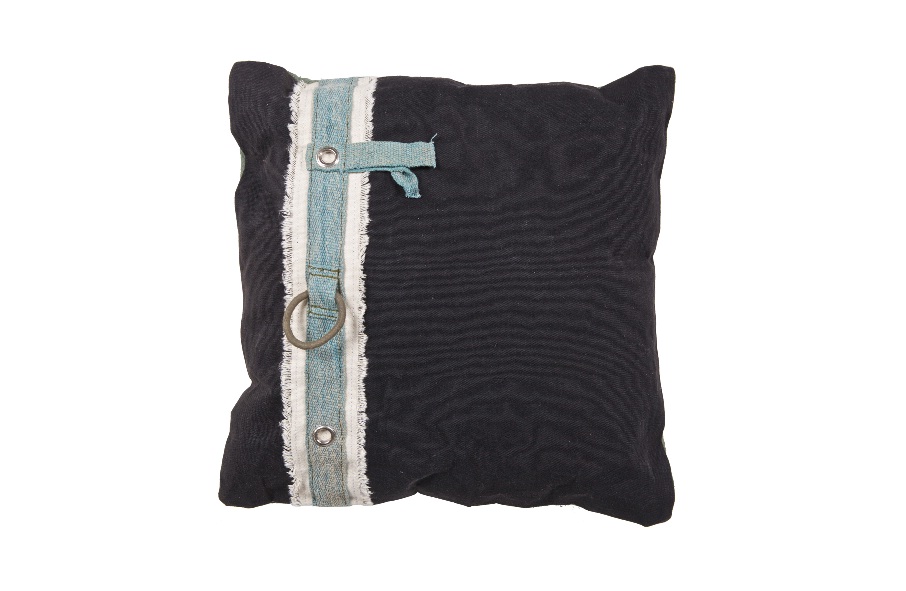 Key_Cushion_Black_BePureHome