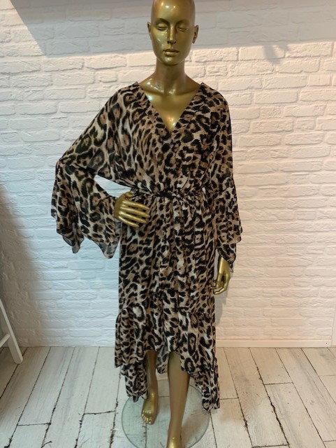 lange_jurk_spaans_model_leopardprint_bruintinten
