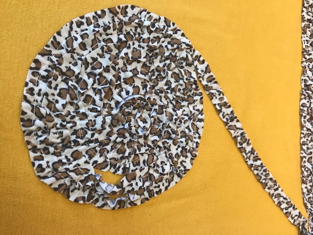 sjaal_okergeel_leopardbies
