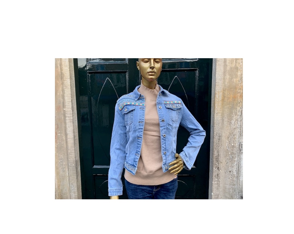 spijkerjasje_licht_denim_borduursel_strass