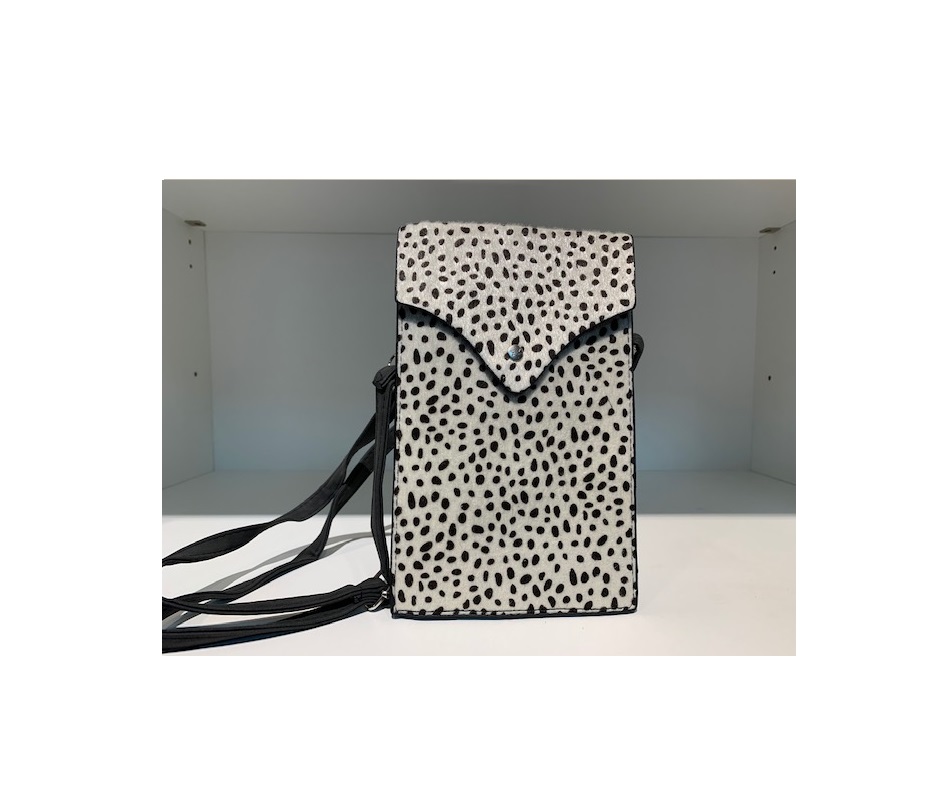 telefoontasje_cheetahprint_wit_zwart_bg351_2