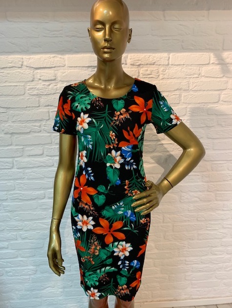 zomerjurk_zwart_gebloemd_mod_style