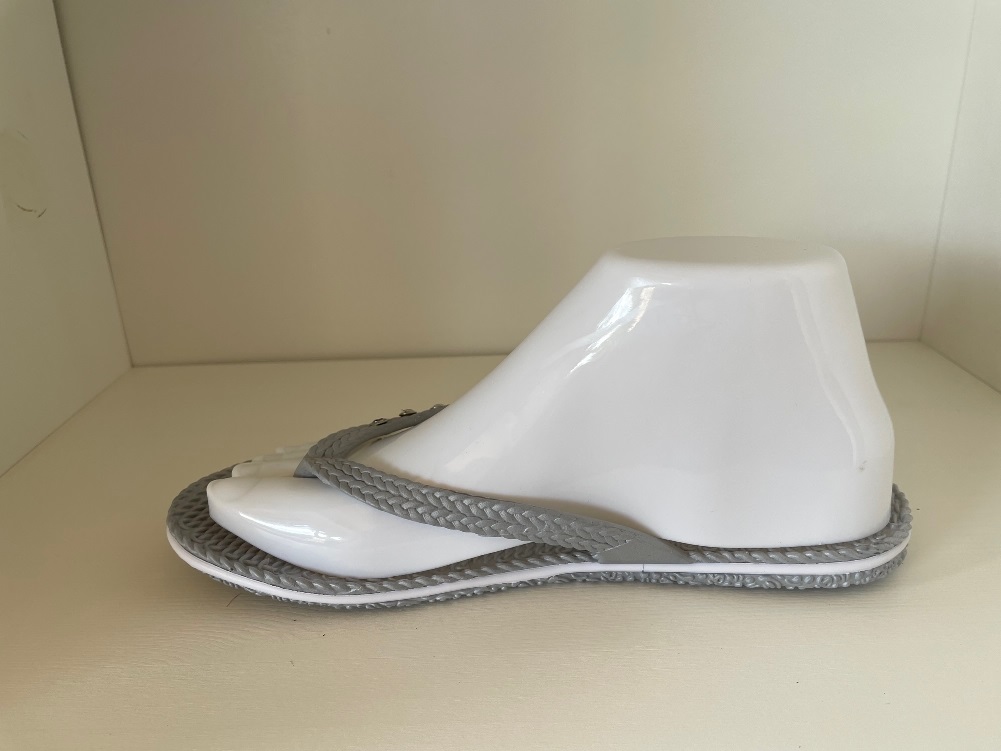 gino_lapis_slipper_zilvergrijs_steentje_4
