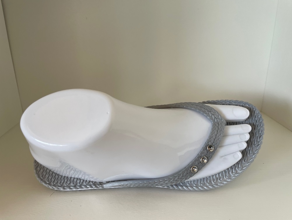 gino_lapis_slipper_zilvergrijs_steentje_6