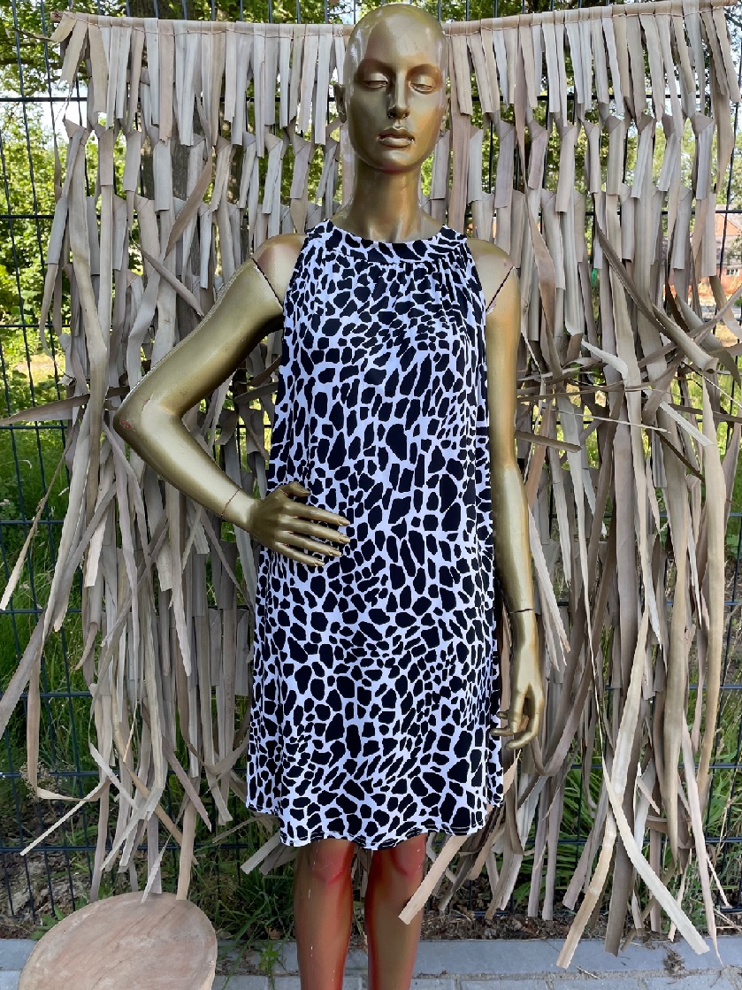 halterjurkje_giraffeprint_zwartwit