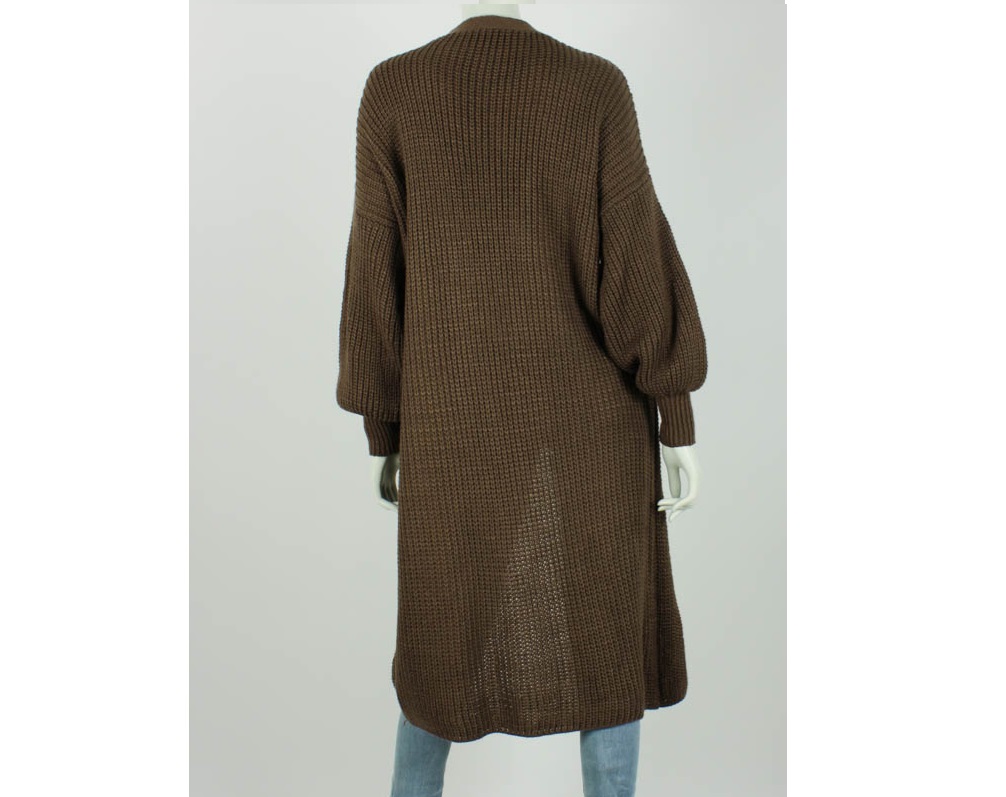 lang_vest_lady_new_coffee_2