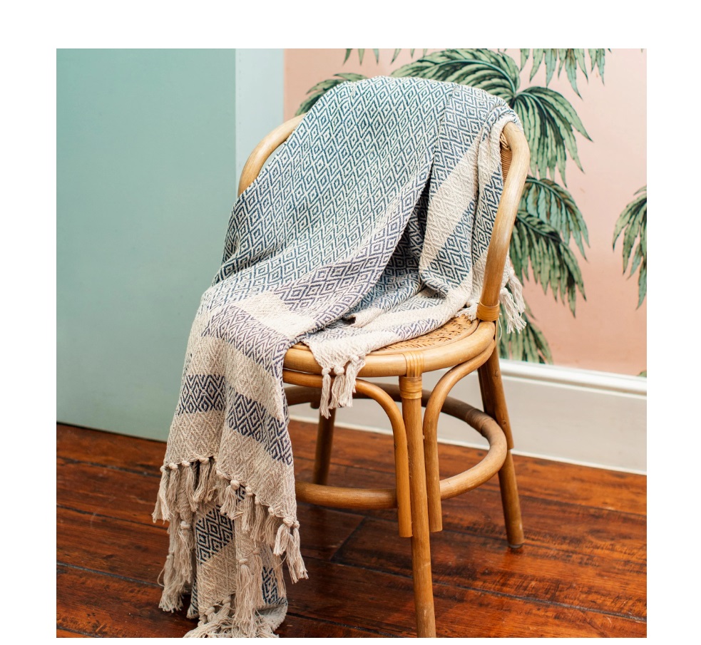 blue_scandi_boho_blanket_throw_LEVI058_sfeer