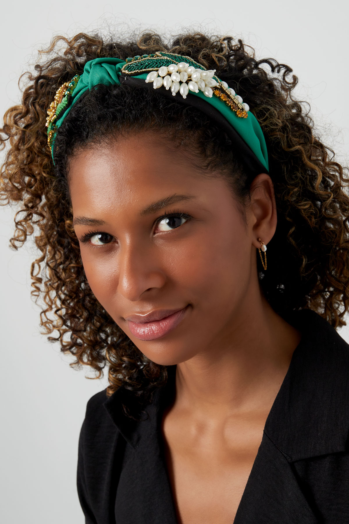 haarband_groen_knopen_model