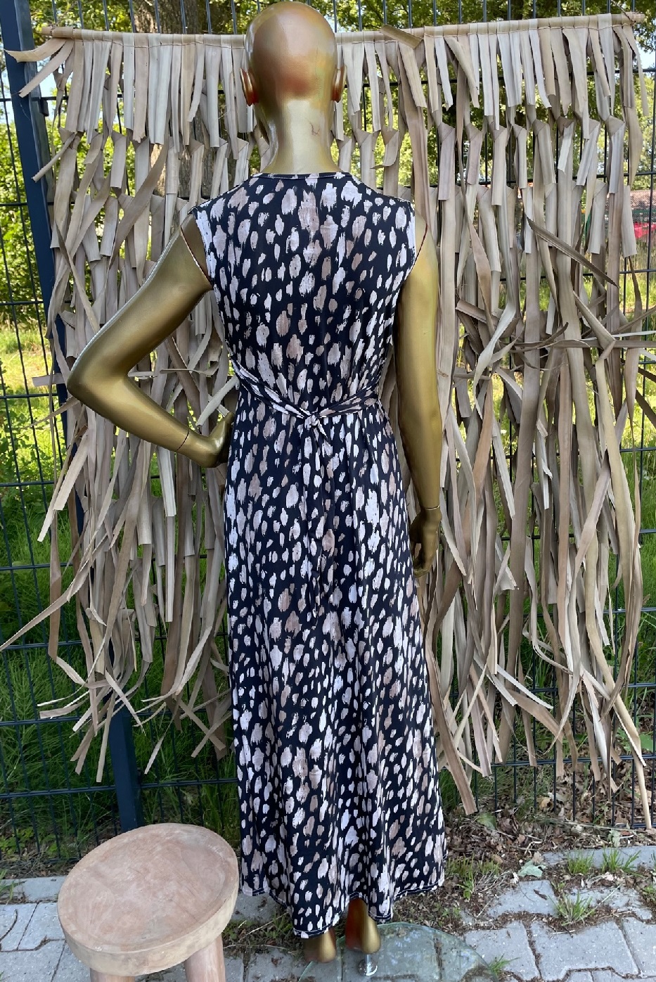 lange_zomerjurk_knoop_print_zwart_beige_2