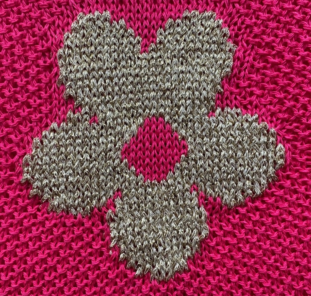 truitje_bloem_fuchsia