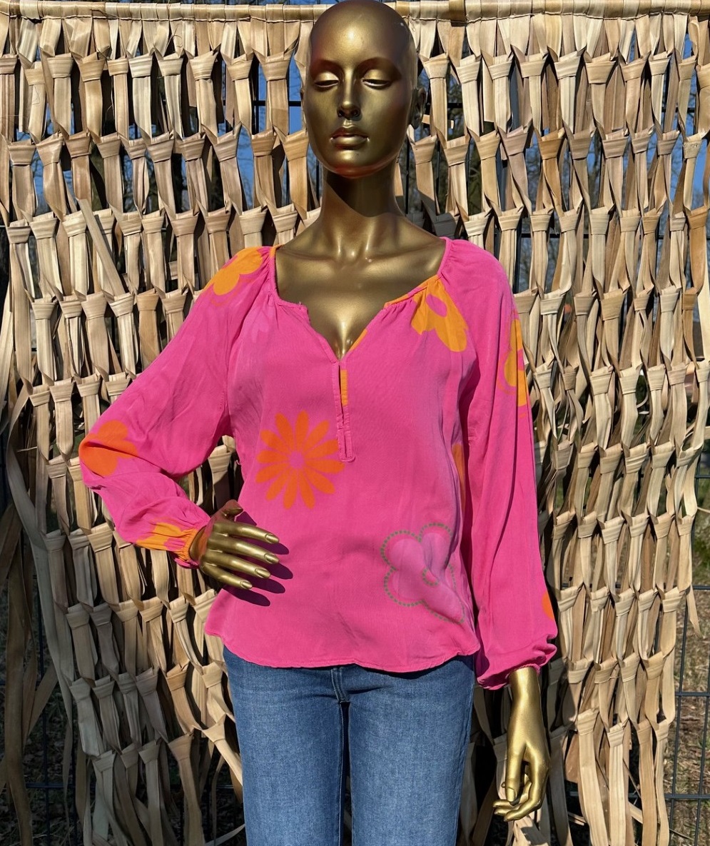blouses_met_bloemen_fuchsia