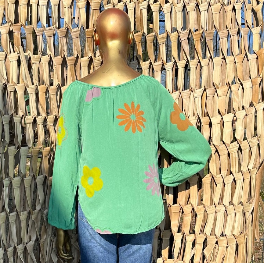 blouses_met_bloemen_groen_2